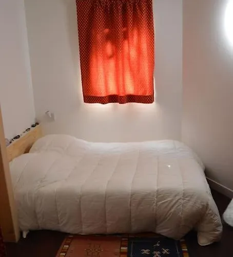 Chalet, Quiet, With View And Pool